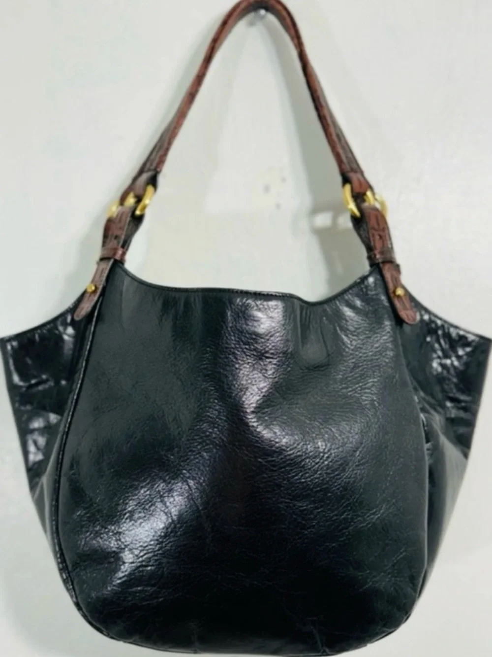 Vtg.Brahmin Tuscan Classic Black Leather Shoulder Bag with Croc Embossed Handles